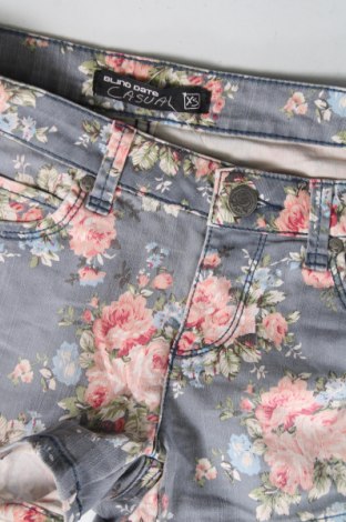Дамски къс панталон Blind Date, Размер XS, Цвят Многоцветен, Цена 7,22 лв.