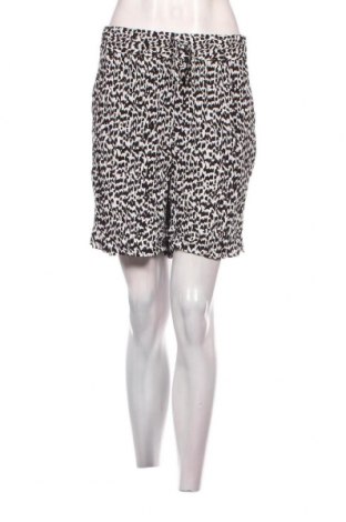 Дамски къс панталон C&A, Размер XL, Цвят Многоцветен, Цена 31,00 лв.
