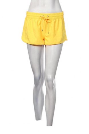 Γυναικείο κοντό παντελόνι Censored, Μέγεθος M, Χρώμα Κίτρινο, Τιμή 11,75 €