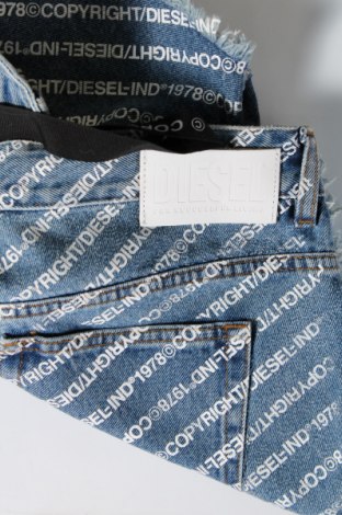 Pantaloni scurți de femei Diesel, Mărime XL, Culoare Albastru, Preț 717,11 Lei