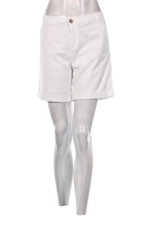 Дамски къс панталон Esmara, Размер M, Цвят Бял, Цена 25,89 лв.