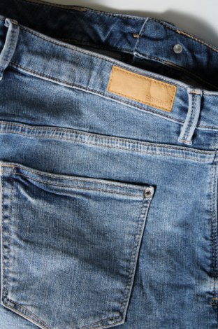 Дамски къс панталон Esprit, Размер M, Цвят Син, Цена 7,68 лв.