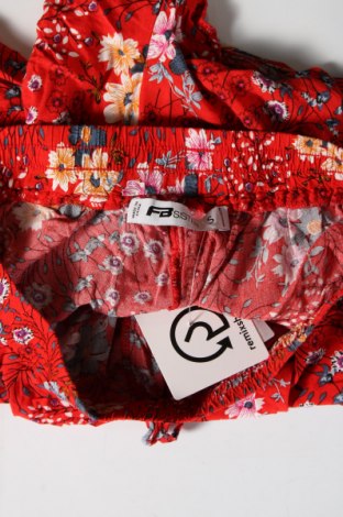 Дамски къс панталон Fb Sister, Размер S, Цвят Червен, Цена 7,41 лв.