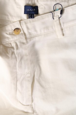 Γυναικείο κοντό παντελόνι Gant, Μέγεθος L, Χρώμα Λευκό, Τιμή 70,10 €
