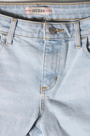 Γυναικείο κοντό παντελόνι Guess, Μέγεθος M, Χρώμα Μπλέ, Τιμή 26,15 €