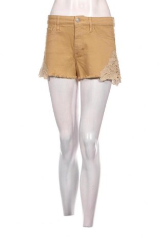 Γυναικείο κοντό παντελόνι Guess, Μέγεθος S, Χρώμα  Μπέζ, Τιμή 20,65 €
