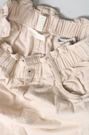 Дамски къс панталон H&M, Размер XS, Цвят Бежов, Цена 10,45 лв.