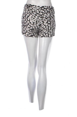 Дамски къс панталон H&M, Размер XS, Цвят Многоцветен, Цена 11,40 лв.