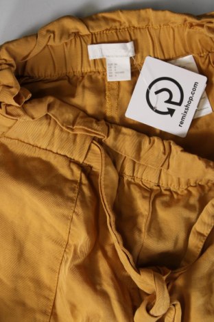 Дамски къс панталон H&M Conscious Collection, Размер S, Цвят Жълт, Цена 8,21 лв.