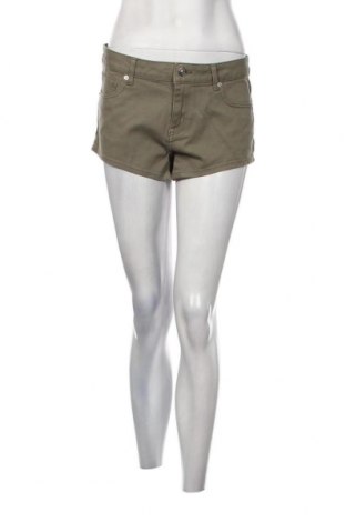Дамски къс панталон H&M Divided, Размер L, Цвят Зелен, Цена 9,30 лв.