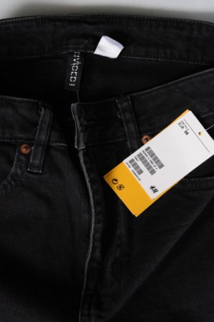 Дамски къс панталон H&M Divided, Размер M, Цвят Черен, Цена 30,97 лв.