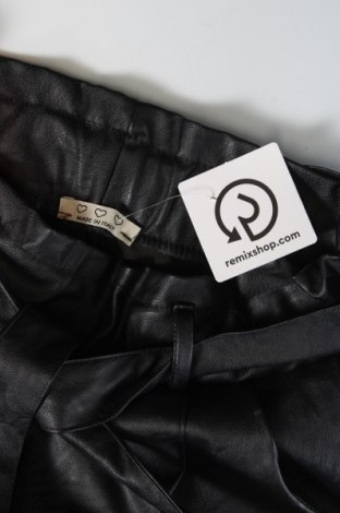 Дамски къс панталон Made In Italy, Размер S, Цвят Черен, Цена 19,00 лв.