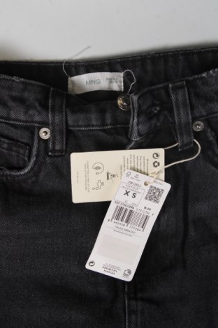 Дамски къс панталон Mango, Размер XXS, Цвят Черен, Цена 18,00 лв.