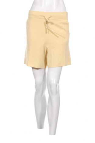Дамски къс панталон Marciano by Guess, Размер S, Цвят Жълт, Цена 47,60 лв.