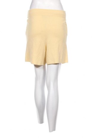 Дамски къс панталон Marciano by Guess, Размер S, Цвят Жълт, Цена 54,40 лв.
