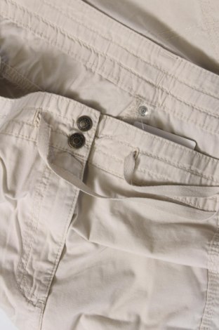 Дамски къс панталон Marks & Spencer, Размер 3XL, Цвят Бежов, Цена 16,00 лв.