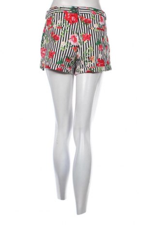 Дамски къс панталон Mohito, Размер M, Цвят Многоцветен, Цена 10,00 лв.