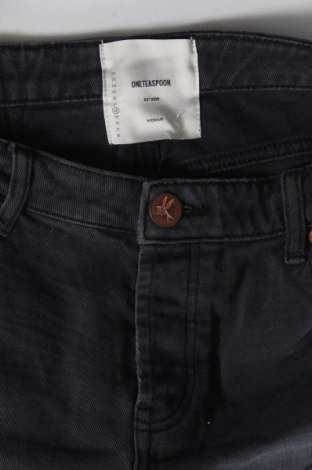 Дамски къс панталон One x Oneteaspoon, Размер M, Цвят Сив, Цена 17,60 лв.
