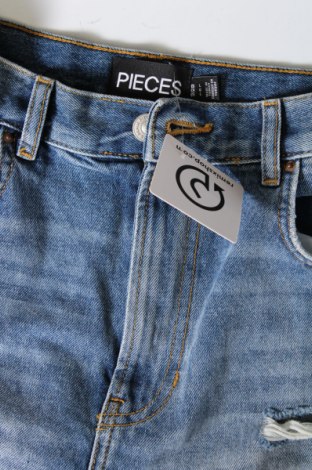 Дамски къс панталон Pieces, Размер L, Цвят Син, Цена 15,00 лв.
