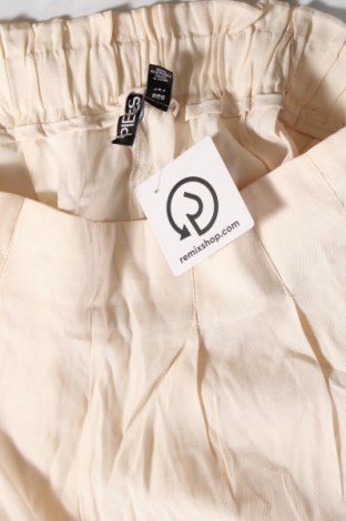 Pantaloni scurți de femei Pieces, Mărime L, Culoare Bej, Preț 26,64 Lei