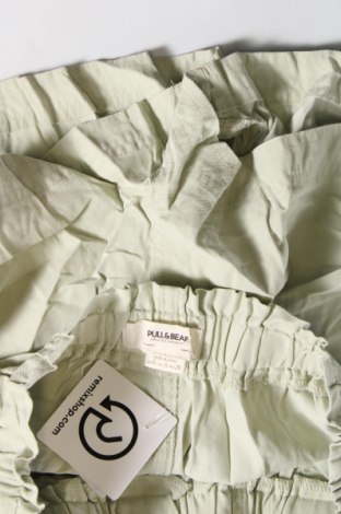 Γυναικείο κοντό παντελόνι Pull&Bear, Μέγεθος S, Χρώμα Πράσινο, Τιμή 11,75 €