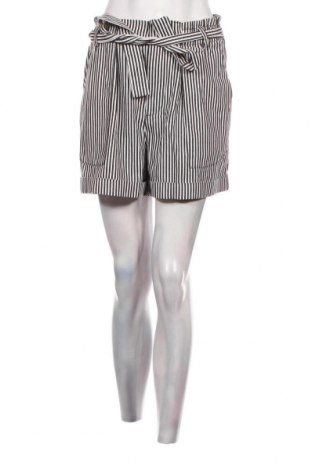 Дамски къс панталон Q/S by S.Oliver, Размер M, Цвят Многоцветен, Цена 8,16 лв.