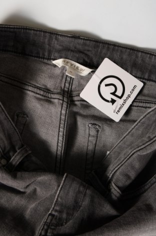 Дамски къс панталон Review, Размер M, Цвят Сив, Цена 13,68 лв.