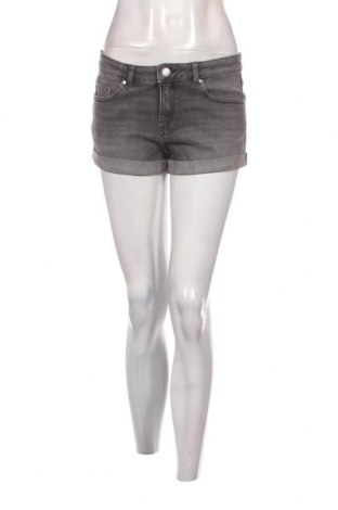 Γυναικείο κοντό παντελόνι Review, Μέγεθος M, Χρώμα Γκρί, Τιμή 5,20 €