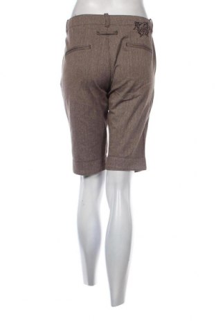 Дамски къс панталон Und, Размер M, Цвят Кафяв, Цена 9,56 лв.