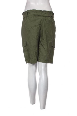 Дамски къс панталон United Colors Of Benetton, Размер S, Цвят Зелен, Цена 24,00 лв.
