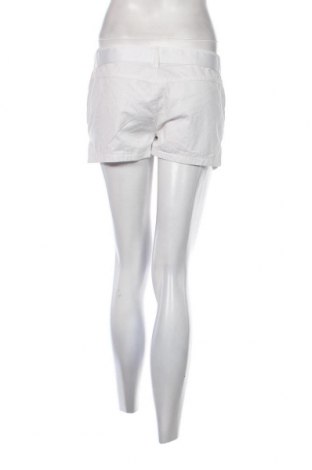 Дамски къс панталон United Colors Of Benetton, Размер S, Цвят Бял, Цена 72,00 лв.
