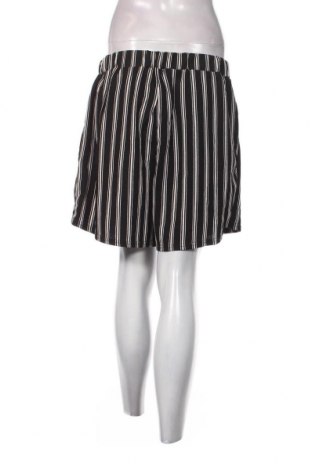 Дамски къс панталон Valley Girl, Размер XL, Цвят Многоцветен, Цена 9,12 лв.