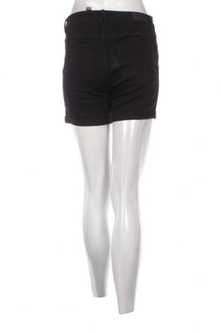 Дамски къс панталон Vero Moda, Размер M, Цвят Черен, Цена 19,60 лв.