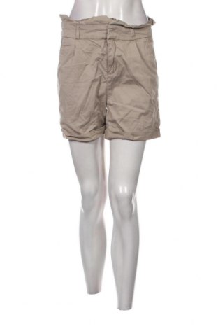 Дамски къс панталон Vero Moda, Размер M, Цвят Бежов, Цена 7,95 лв.