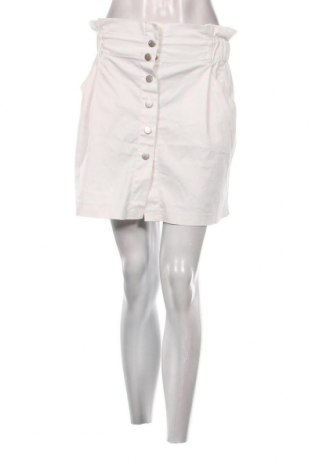 Pantaloni scurți de femei Zara Trafaluc, Mărime M, Culoare Alb, Preț 20,52 Lei