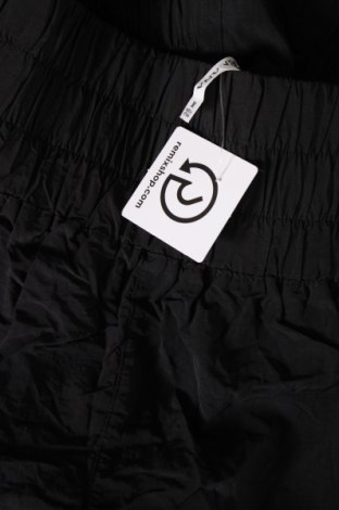 Дамски къс панталон Zenana, Размер M, Цвят Черен, Цена 7,79 лв.