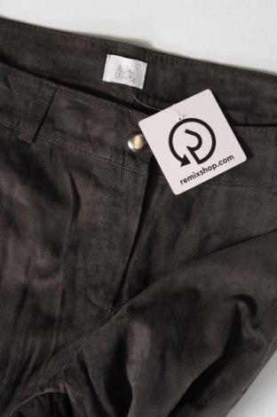 Dámske kožené nohavice  Alba Moda, Veľkosť S, Farba Sivá, Cena  5,97 €