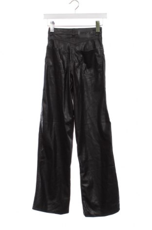 Damen Lederhose Bershka, Größe XXS, Farbe Schwarz, Preis 20,18 €