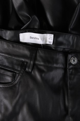 Dámské kožené kalhoty  Bershka, Velikost L, Barva Černá, Cena  213,00 Kč