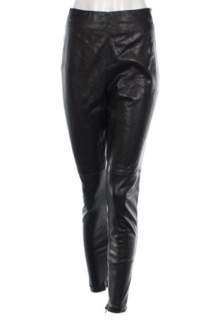Γυναικείο παντελόνι δερμάτινο C&A, Μέγεθος L, Χρώμα Μαύρο, Τιμή 5,38 €