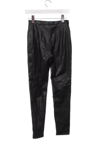 Γυναικείο παντελόνι δερμάτινο NA-KD, Μέγεθος XS, Χρώμα Μαύρο, Τιμή 5,20 €