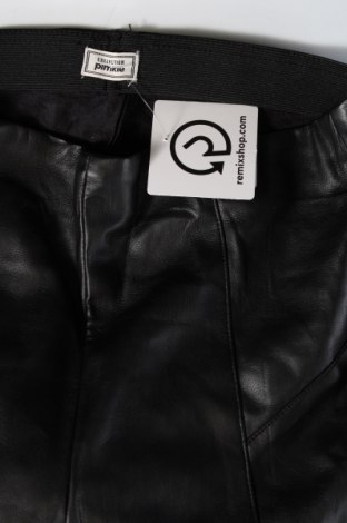 Γυναικείο παντελόνι δερμάτινο Pimkie, Μέγεθος S, Χρώμα Μαύρο, Τιμή 3,41 €