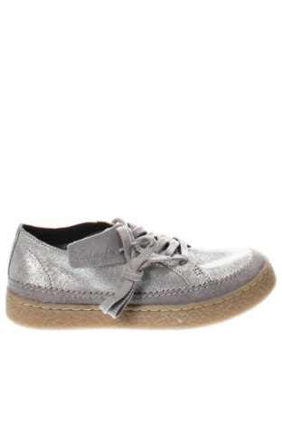 Дамски обувки Clarks, Размер 36, Цвят Сребрист, Цена 114,00 лв.