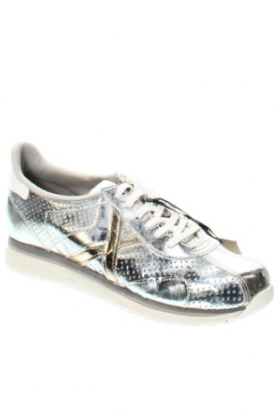 Дамски обувки Munich, Размер 42, Цвят Сребрист, Цена 102,00 лв.