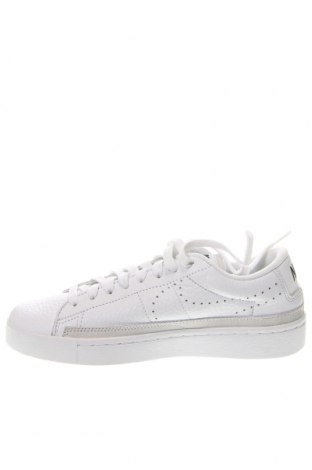Дамски обувки Nike, Размер 36, Цвят Бял, Цена 190,00 лв.