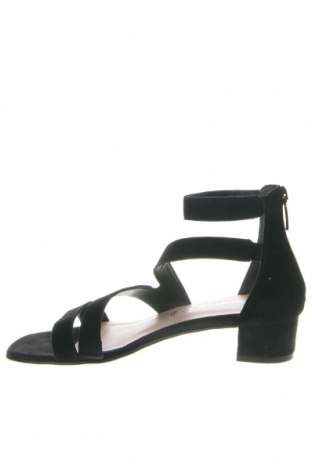 Дамски обувки Tamaris, Размер 39, Цвят Черен, Цена 132,00 лв.