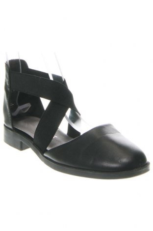 Дамски обувки Tendenz, Размер 36, Цвят Черен, Цена 33,00 лв.