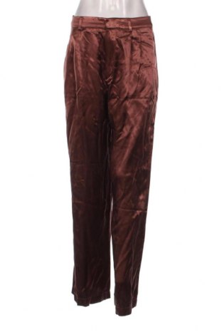 Дамски панталон A Lot Less x About You, Размер M, Цвят Кафяв, Цена 96,36 лв.
