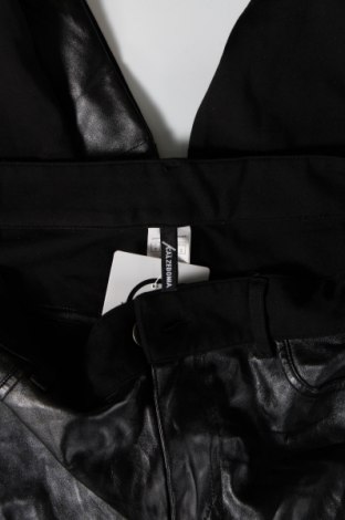 Γυναικείο παντελόνι Calzedonia, Μέγεθος S, Χρώμα Μαύρο, Τιμή 5,02 €