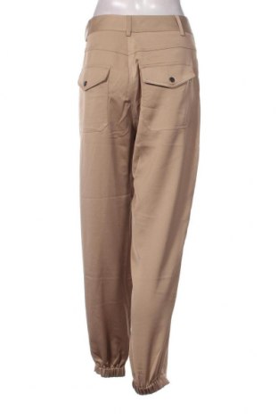 Дамски панталон Guess, Размер L, Цвят Бежов, Цена 81,00 лв.